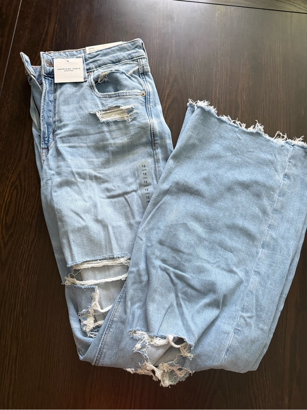 American Eagle Outfitters Light Wash Distressed Women's Jeans - Light Blue